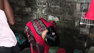 I See My Aunty Sitting in a Very Hot Position I Hugged Her and Started Fucking Her in the Ass