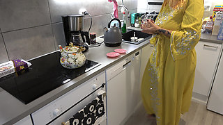 Homemade Sex with Big Ass Muslim Arab Stepmom in Hijab