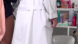 Aisha Bahadur Cums in A Gyno Chair with Fucking Machine