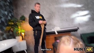 Hunt4k. cool blondie doesn’t mind to have sex with benefits in front of her bf