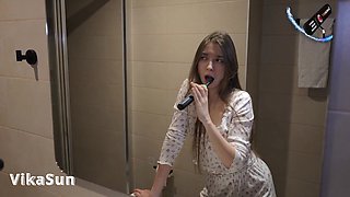 Hot Brunette Gets Orgasm From Her Favorite