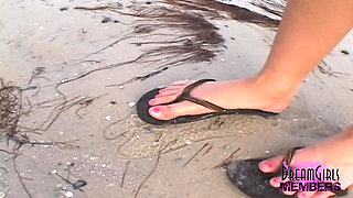 Three All Natural College Cuties Flash at the Beach