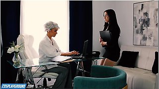 Makes Her Assistant Cum Hard In The Office - The Devil Wears Prada Porn Cosplay Parody
