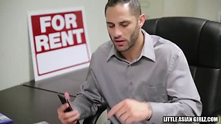 Asian real estate agent caught hardcore dildo in audition