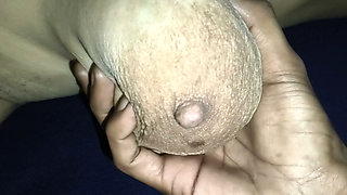 Bhabhi Ne Apne Devar ko Dikhaye Apne Boobs