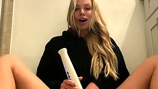 MILF blonde live toys webcam show in shower