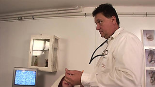 Pregnant wife vs monster cock creampie