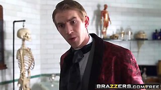 Brazzers - shes gonna squirt - the squirtarium of medic dan