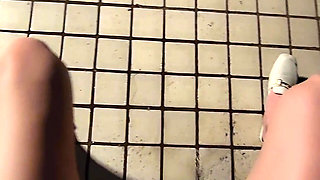 Shemale Ting Xuan Outdoor pee compilation