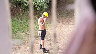 The president's daughter gives everyone ideas... - Jacquie et Michel TV