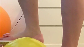 Feet & Balloons Crushing