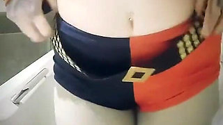 Harley Quinn Pees in Bath