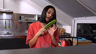 Latin bombshell Sarah Cute pleases veteran stud Old Hans in a steamy session of oral and more