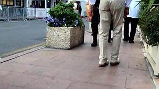 Cumshot amateur MILF suck and jerks dude in the bedroom