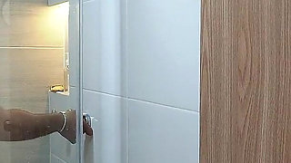 Horny Neighbor Comes to My House to Take a Bath and We End up Fucking in the Middle of Tiktok Live