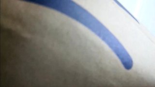 【シャワーを浴びて飲み物を飲む】容姿も気