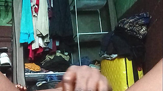 Cool Reels of Her Showing a Live Masturbate