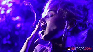 Kitty Quinn's spreading pussy smut by AltErotic