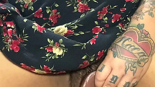 Huge dildo & phat pussy