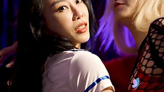 Li Zhiyan Takes Cumshot in Harley Quinn Costume at Party