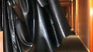 Solo, Real Hotel Hallway Fingering Challenge