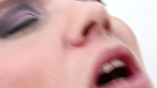 Horny Housewife - Wendy Moon