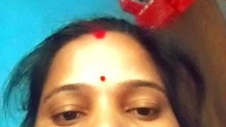 Mera boyfriend ne mujhe dekh ke muthi mara