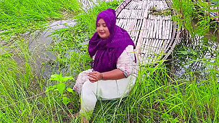 Chubby Desi Outdoor Village Aunty Homemade Chudai Video