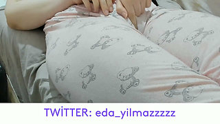 CAMEL TOE- MASTURBATION IN PAJAMAS- PUFFED PUSSY- SWOLLEN PUSSY- BIG PUSSY- TURKISH PORN- TURKISH MILF