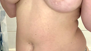 I love showing off my tits to everyone