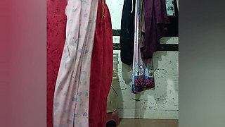 Priya Bhbai Big Ass in Side Finger