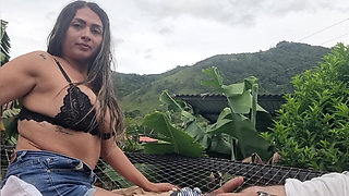 Outdoor Blowjob on Vacation with Girlfriend