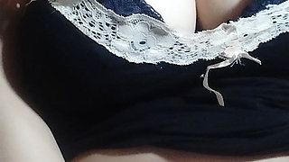 a girl who likes sex behind me