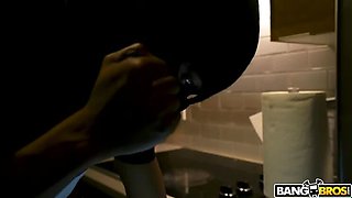 Charlie Mac and Vienna Black: Monster Schlong and Small Breasts