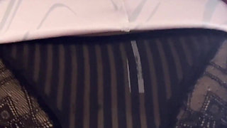 I fuck my girlfriend pussy stuck on the couch and put it in his mouth