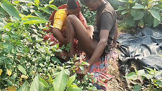 Hot housewife ki jungle mein gand chudai ki big Ass fucking in wife