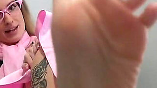 Sutton's Sultry '50s Foot Worship HD POV Devotion Awaits