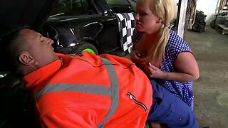 Big Ass Blonde with Tattoos Gets Pussy Fucked Hard in HD