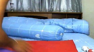 Filipina on Webcam: Deep Throat and Fingering