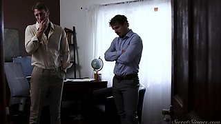 Sweet cougar Skylar Snow porn scene