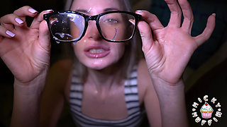 Glasses perverse full of wixx!