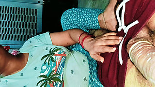Invited the village bhabhi to my house and fucked my step sister blonde pussy all night, it was a lot of fun to fuck my bla