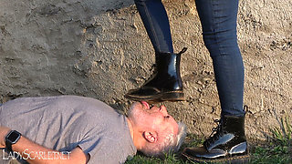 Lady Scarlet - Dr Martens Cleaning Outdoor HD - Dr Martens Puliti All'aperto