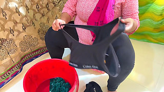 Big Pussy BBW Big Ass & Huge Boobs Hot Egypt Stepmom Washing Dress & Gets Horny!