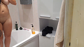 Looking for My Teen Step Sister and Jerking off