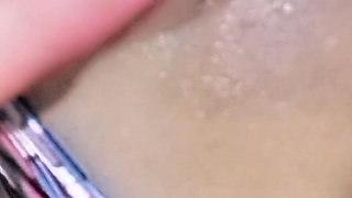 Colombian influencer masturbates for her fans