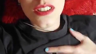 Shyyfxx Redhead Nympho Jerking off Before Christmas Dinner with Her in-laws