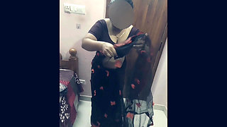 Sexy Indian Aunty in Saree Blouse Fucked Hard Boobs Sucked and Pussy Creampied