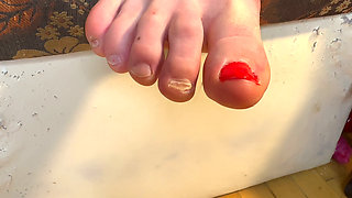 Polish My Foot Nails