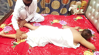 Massage Bhaiya Gave Me a Lot of Pleasure by Putting His Penis in My Ass, He Squeezed My Big Boobs and Took Out the Cum, Hindi Au